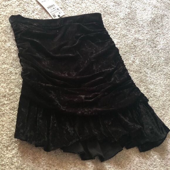 New Zara velvet asymmetrical mini skirt, size medium - Picture 5 of 7